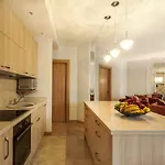 Luxury, Comfort & Quiet Place Next To Cathedral *