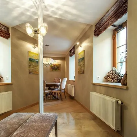 Luxury, Comfort & Quiet Place Next To Cathedral Apartment