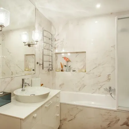 Luxury, Comfort & Quiet Place Next To Cathedral Apartment