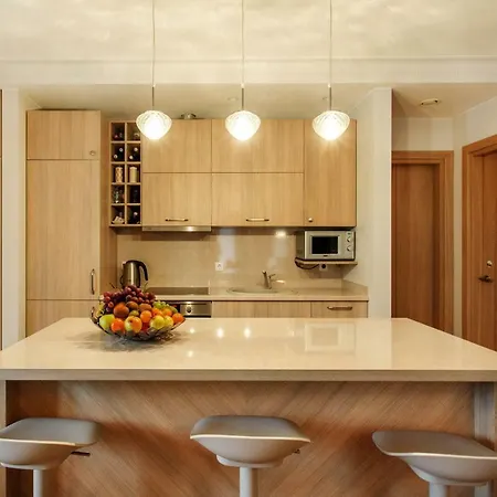 Luxury, Comfort & Quiet Place Next To Cathedral Apartment *