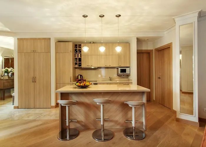 Luxury, Comfort & Quiet Place Next To Cathedral *