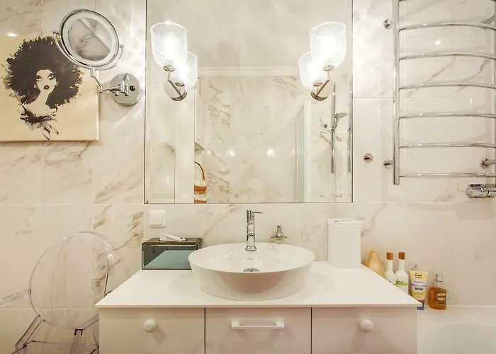 Luxury, Comfort & Quiet Place Next To Cathedral Апартаменти *