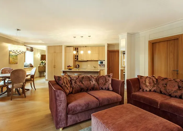 Luxury, Comfort & Quiet Place Next To Cathedral Апартаменти *